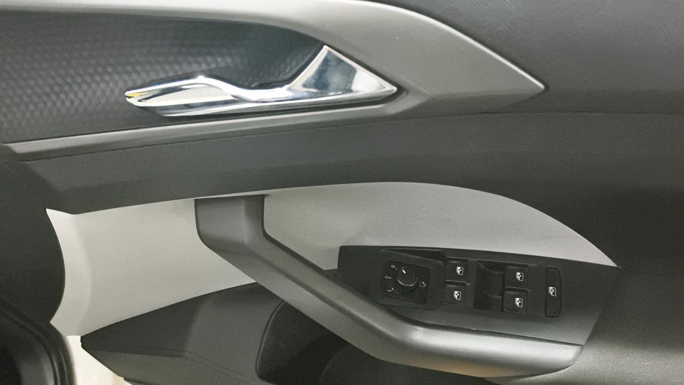 2021 Skoda KUSHAQ AMBITION 1.0L TSI AT, Petrol, Automatic, 54,455 km, Driver Side Door Panels Control