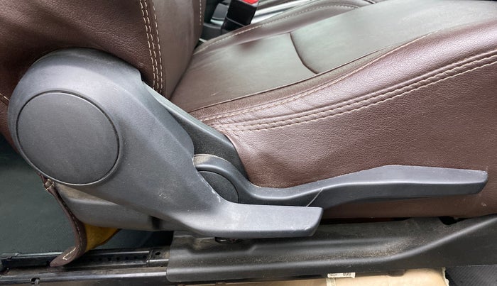 2017 Maruti Baleno ALPHA PETROL 1.2, Petrol, Manual, 39,374 km, Driver Side Adjustment Panel