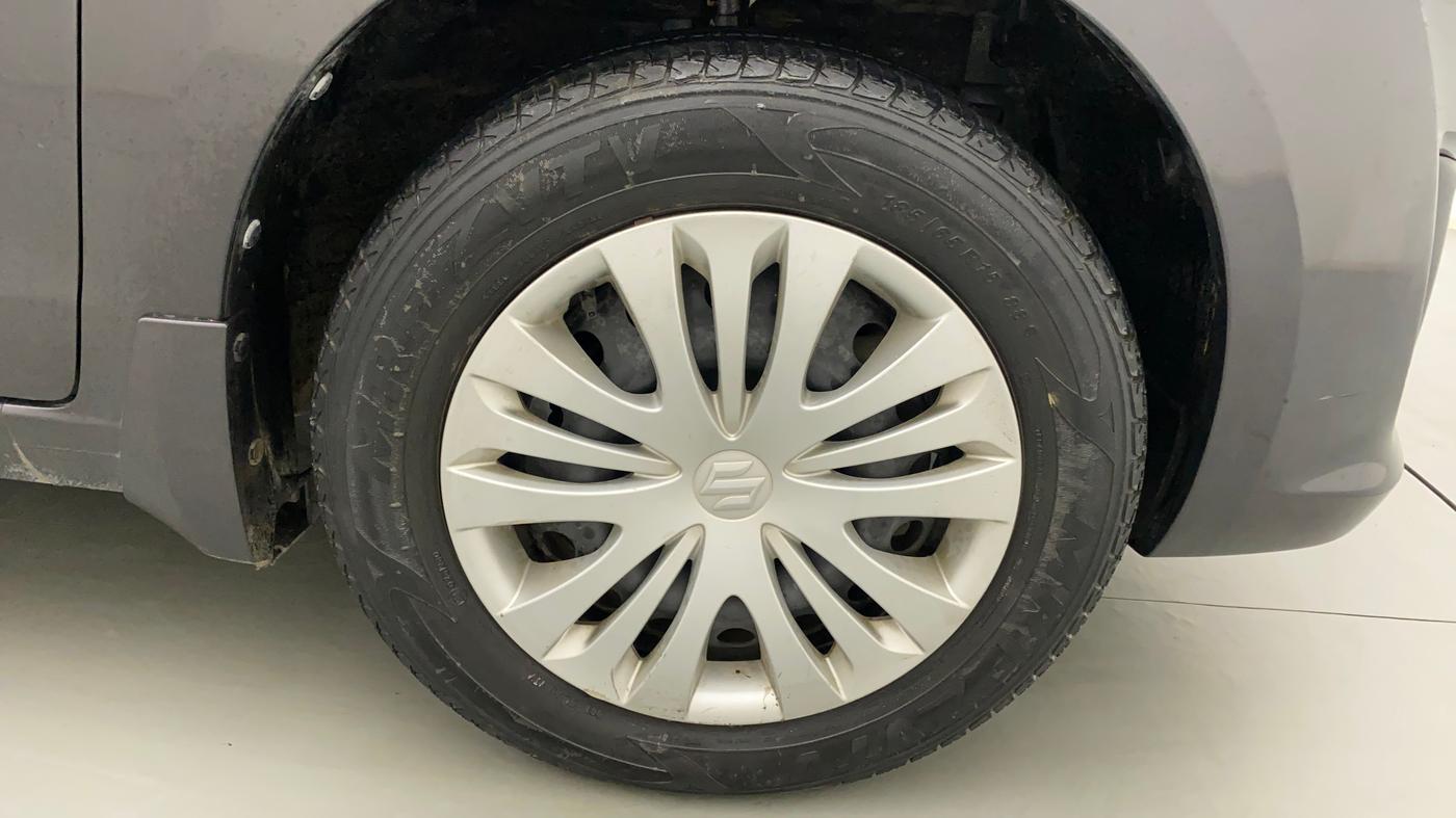 2014 Maruti Ertiga VXI, Petrol, Manual, 41,815 km, Right Front Wheel