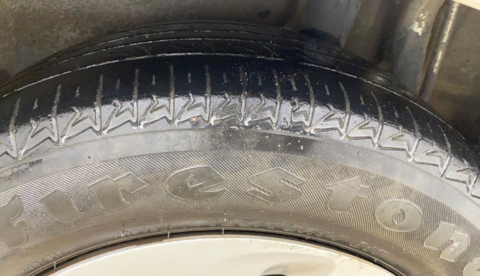 2014 Maruti Celerio VXI, CNG, Manual, 73,177 km, Left Rear Tyre Tread