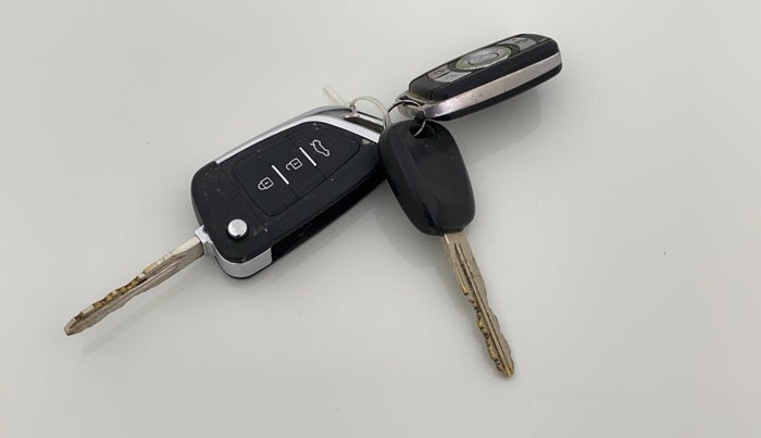 2014 Maruti Celerio VXI, CNG, Manual, 73,177 km, Key Close Up