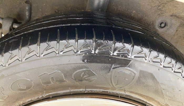2014 Maruti Celerio VXI, CNG, Manual, 73,177 km, Right Rear Tyre Tread