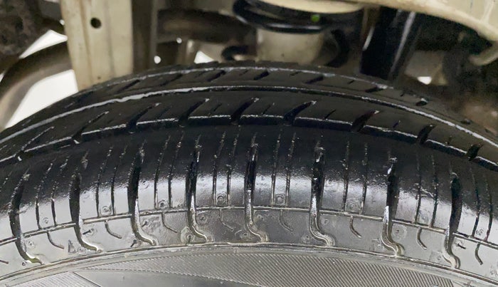 2017 Maruti Alto 800 LXI, Petrol, Manual, 65,339 km, Right Rear Tyre Tread
