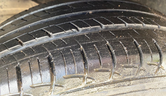 2016 Maruti Baleno SIGMA PETROL 1.2, Petrol, Manual, 23,440 km, Left Front Tyre Tread