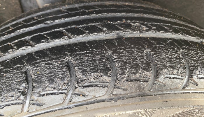 2016 Maruti Baleno SIGMA PETROL 1.2, Petrol, Manual, 23,440 km, Right Rear Tyre Tread