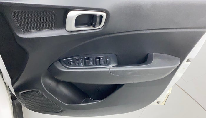 2019 Hyundai VENUE SX 1.0 TURBO, Petrol, Manual, 60,434 km, Driver Side Door Panels Control