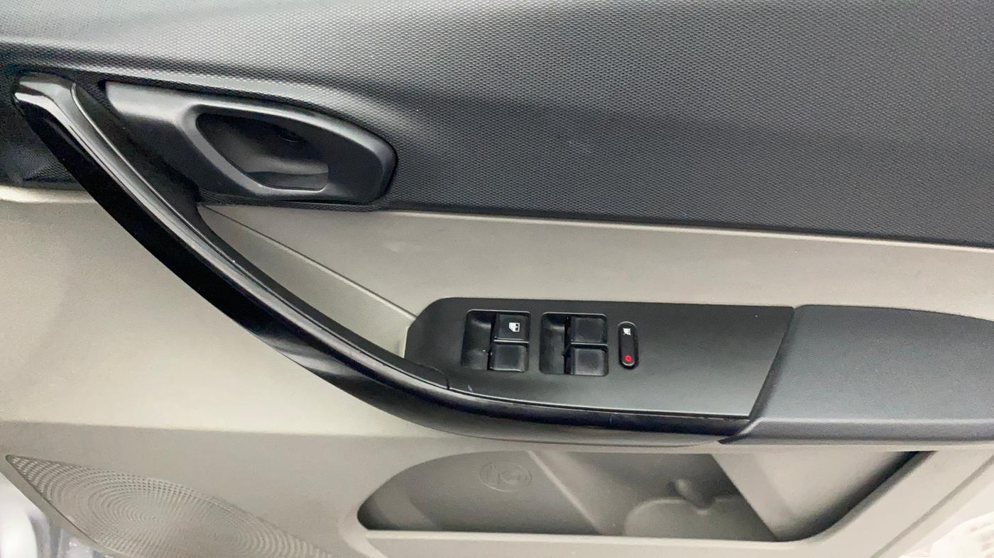 2018 Tata Tiago XT PETROL, Petrol, Manual, 30,628 km, Driver Side Door Panels Control