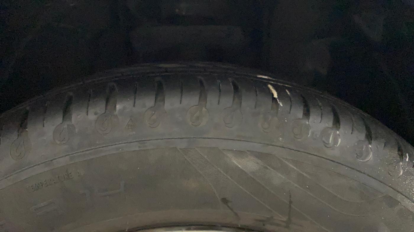 2018 Tata Tiago XT PETROL, Petrol, Manual, 30,628 km, Right Front Tyre Tread