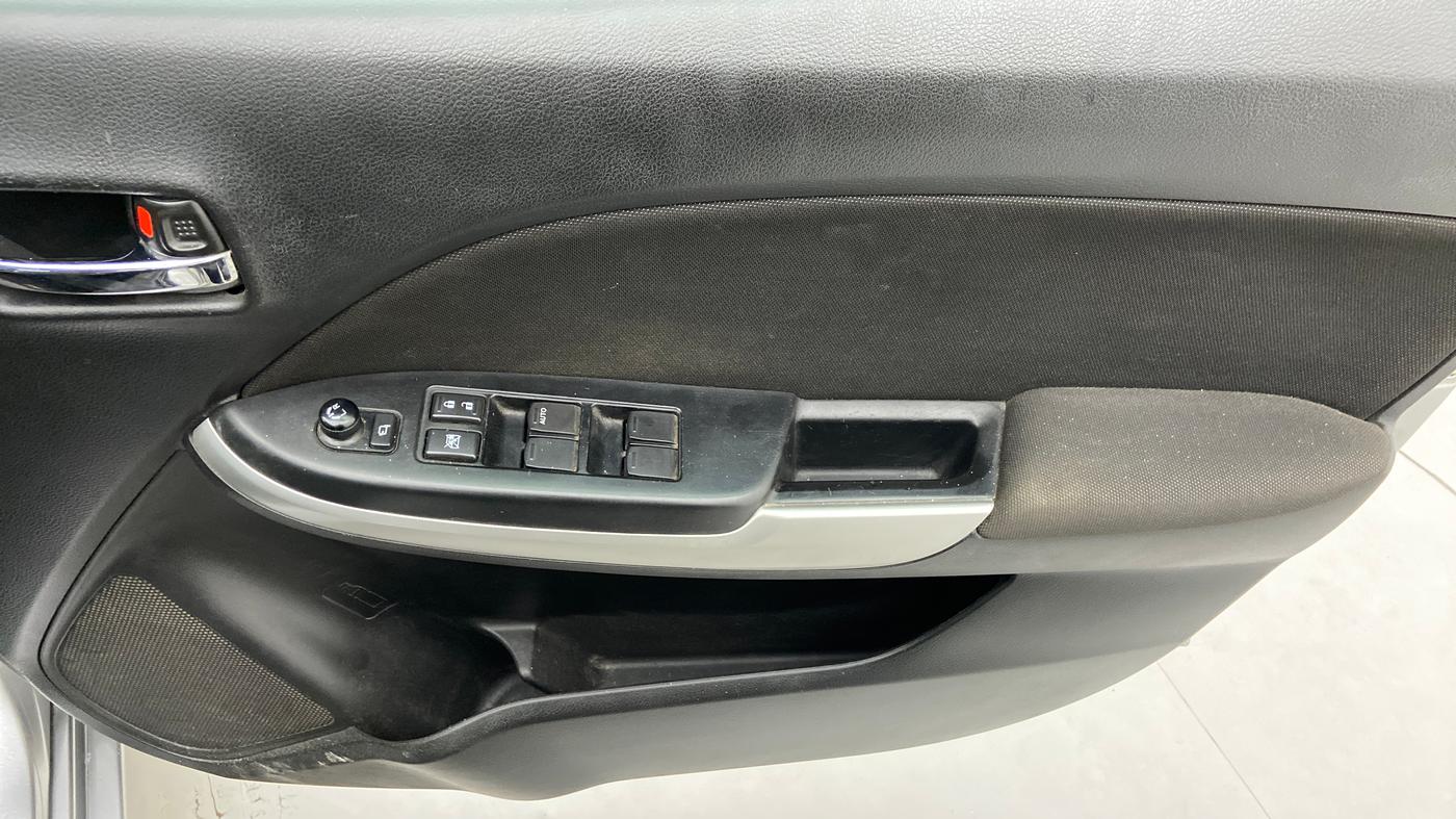 2018 Maruti Baleno ALPHA PETROL 1.2, Petrol, Manual, 32,337 km, Driver Side Door Panels Control