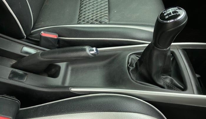 2018 Maruti Baleno ALPHA PETROL 1.2, Petrol, Manual, 32,337 km, Gear Lever