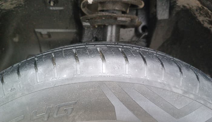 2022 Tata PUNCH ADVENTURE MT, Petrol, Manual, 31,646 km, Left Front Tyre Tread