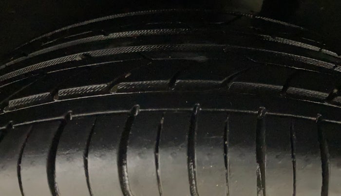 2016 Maruti Baleno DELTA PETROL 1.2, Petrol, Manual, 63,690 km, Left Rear Tyre Tread