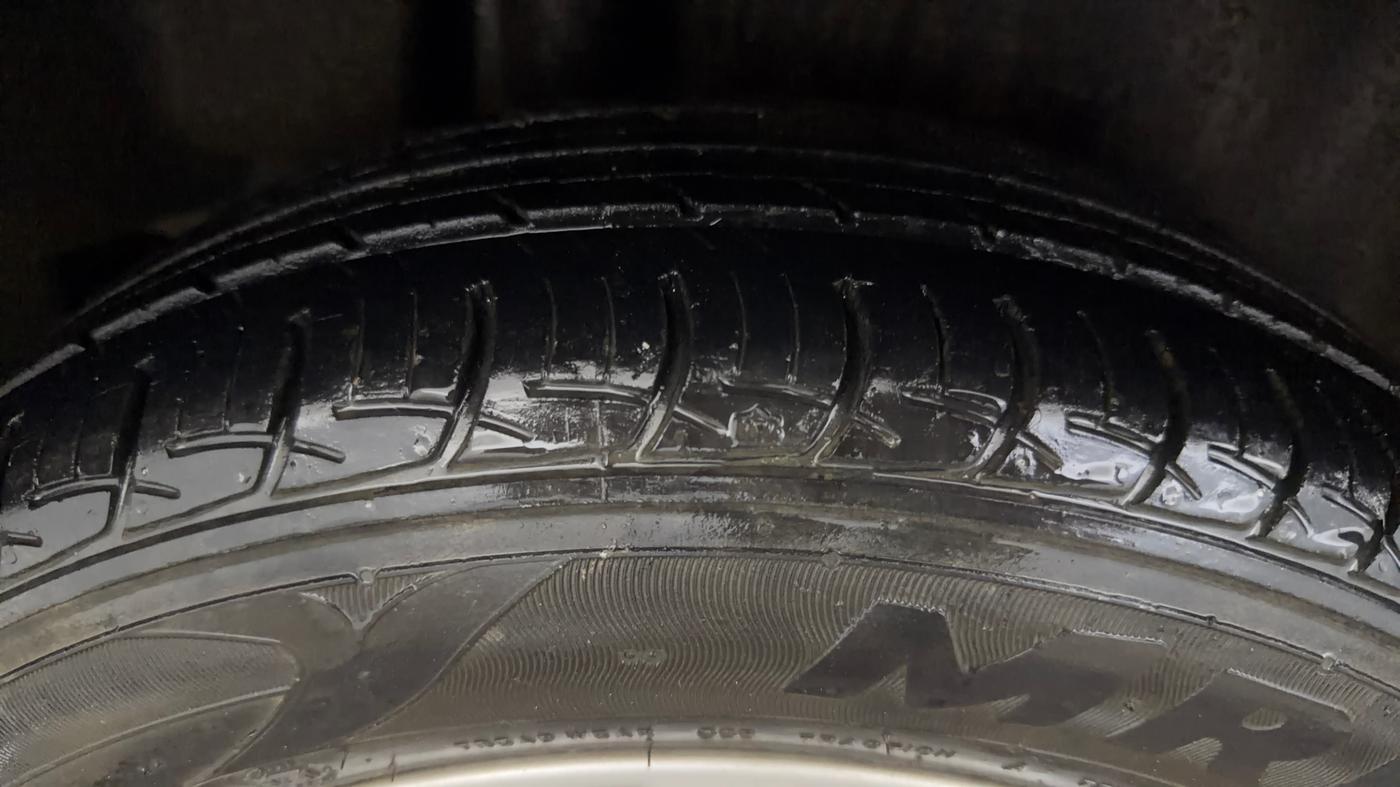 2018 Maruti Ciaz DELTA 1.5 SHVS MT PETROL, Petrol, Manual, 42,768 km, Right Rear Tyre Tread