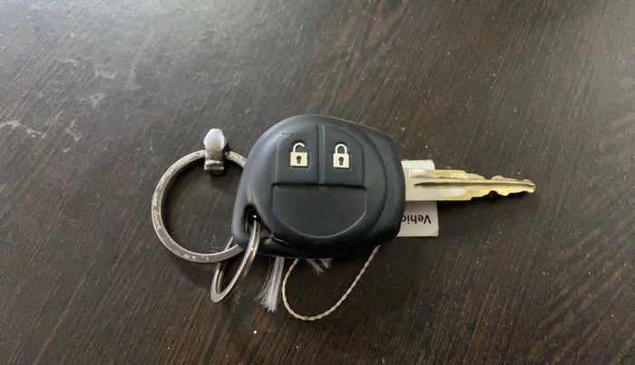 2016 Maruti Alto K10 VXI (O), Petrol, Manual, 97,123 km, Key Close Up