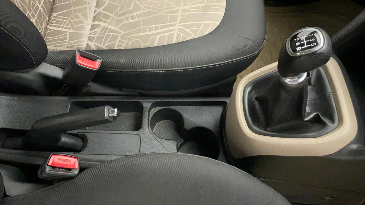 2013 Hyundai Grand i10 ASTA (O) 1.2 KAPPA VTVT, Petrol, Manual, 61,290 km, Gear Lever