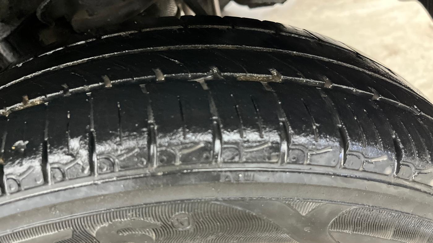 2018 Hyundai Eon MAGNA +, Petrol, Manual, 1,16,115 km, Left Rear Tyre Tread