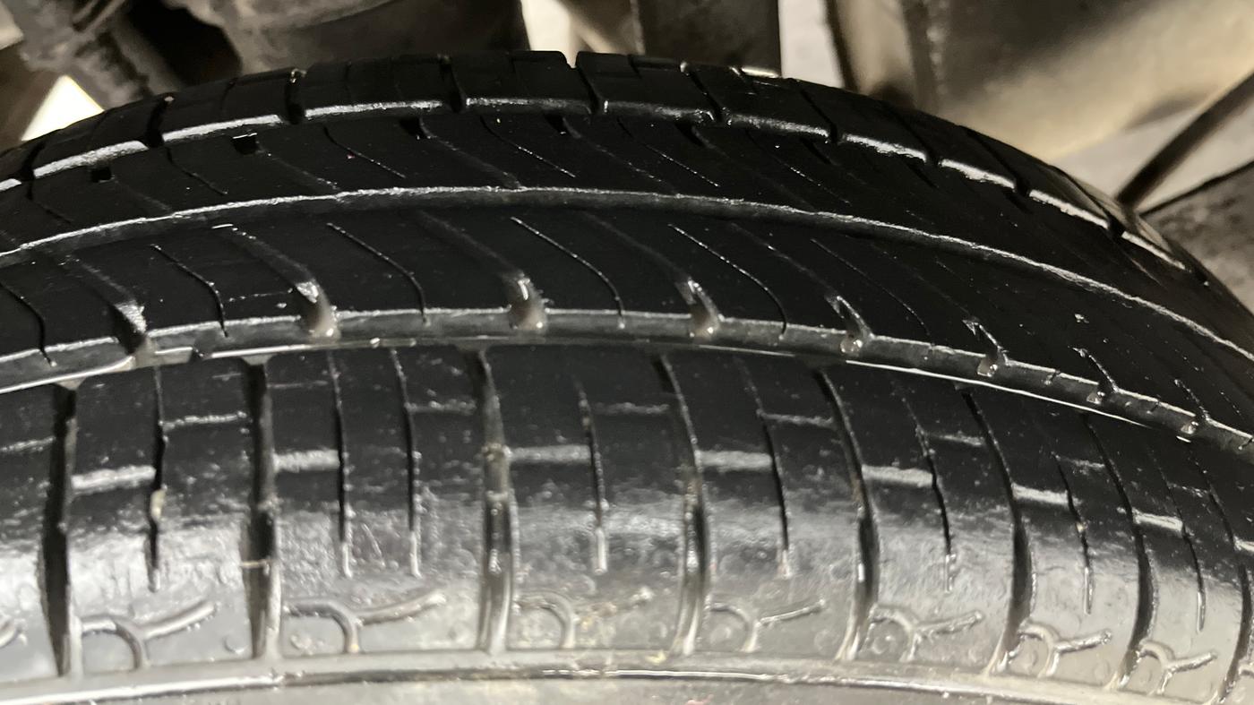 2018 Hyundai Eon MAGNA +, Petrol, Manual, 1,16,115 km, Right Rear Tyre Tread