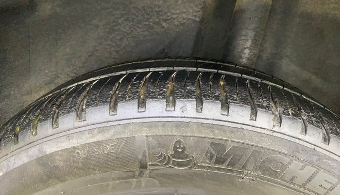 2015 Volkswagen Polo COMFORTLINE 1.2L, Petrol, Manual, 65,085 km, Left Rear Tyre Tread