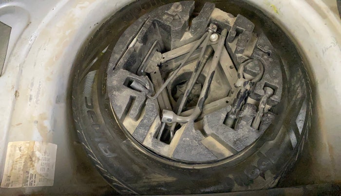 2015 Volkswagen Polo COMFORTLINE 1.2L, Petrol, Manual, 65,085 km, Spare Tyre