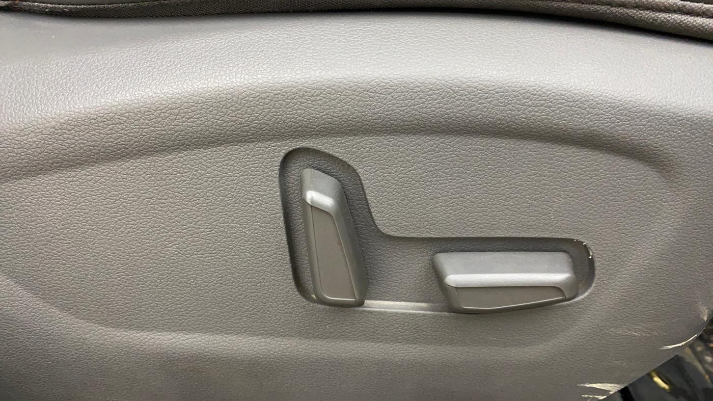 2024 Hyundai Creta SX (O) 1.5 DIESEL AT, Diesel, Automatic, 24,800 km, Driver Side Adjustment Panel