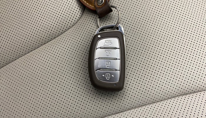 2024 Hyundai Creta SX (O) 1.5 DIESEL AT, Diesel, Automatic, 24,800 km, Key Close Up