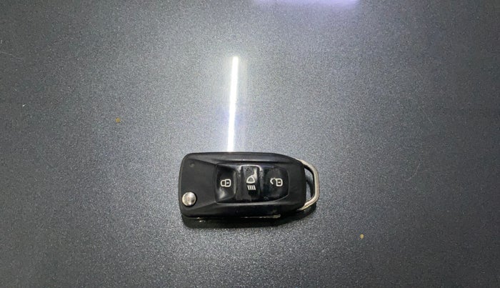 2022 Tata PUNCH ADVENTURE MT, Petrol, Manual, 27,449 km, Key Close Up