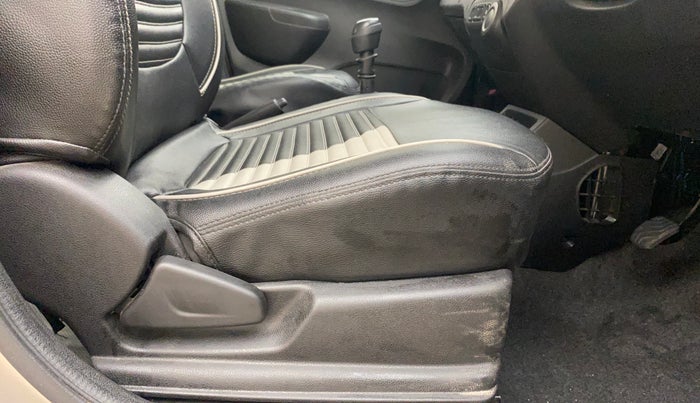 2018 Renault Kwid RXT 1.0 (O), Petrol, Manual, 34,517 km, Driver Side Adjustment Panel