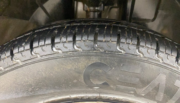 2018 Renault Kwid RXT 1.0 (O), Petrol, Manual, 34,517 km, Right Front Tyre Tread