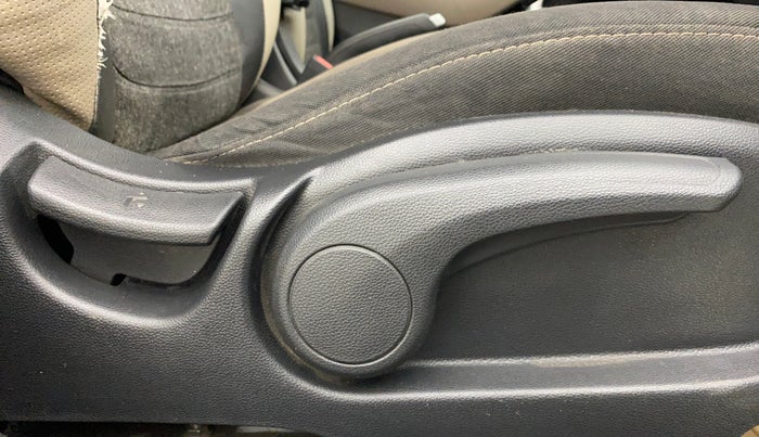 2018 Hyundai Elite i20 ASTA 1.2 (O), Petrol, Manual, 61,044 km, Driver Side Adjustment Panel