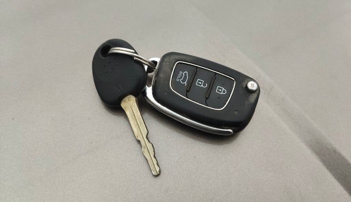 2021 Hyundai NEW I20 SPORTZ 1.2 MT, Petrol, Manual, 1,49,924 km, Key Close Up