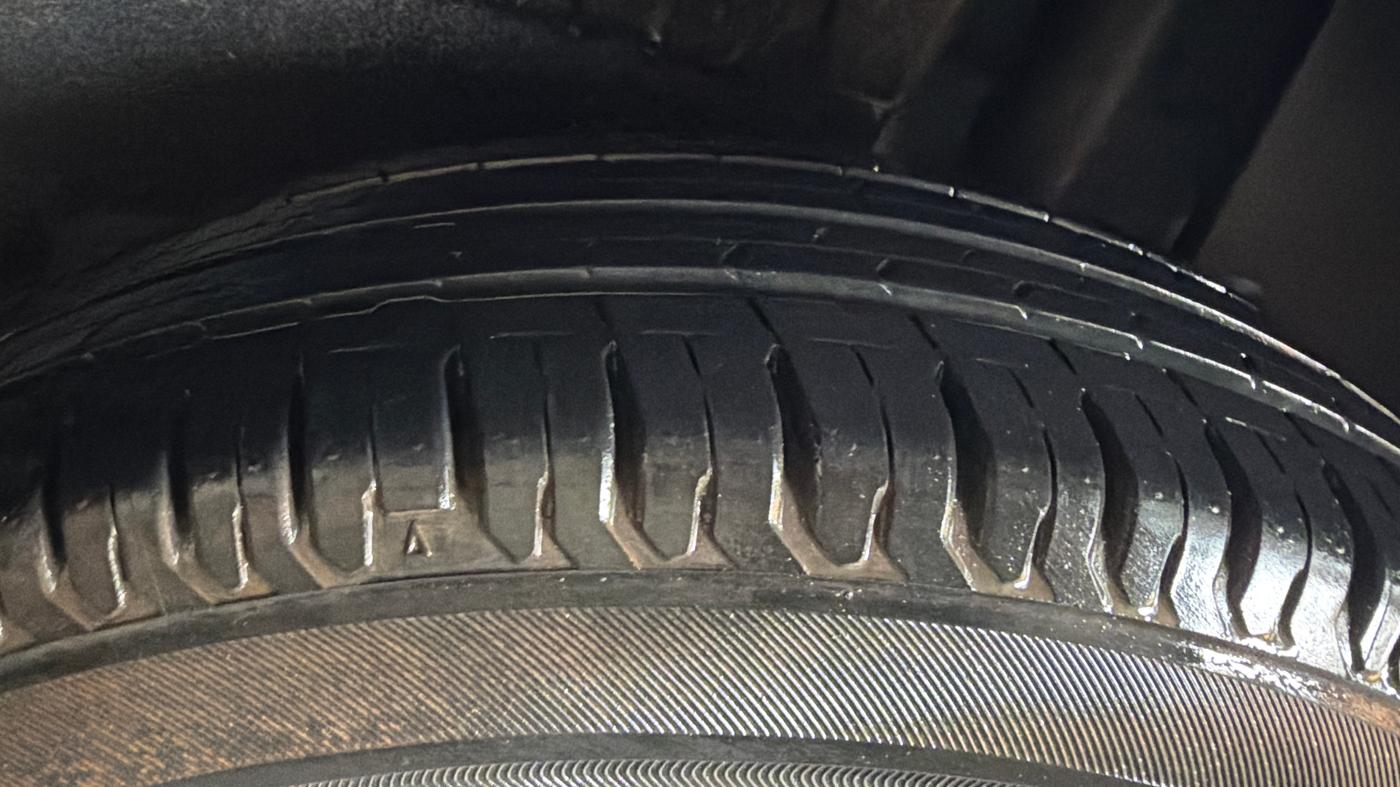 2017 Maruti Dzire LXI, Petrol, Manual, 14,061 km, Left Rear Tyre Tread