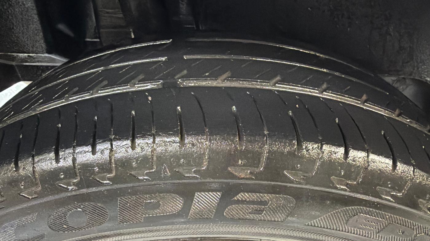 2017 Maruti Dzire LXI, Petrol, Manual, 14,061 km, Right Rear Tyre Tread