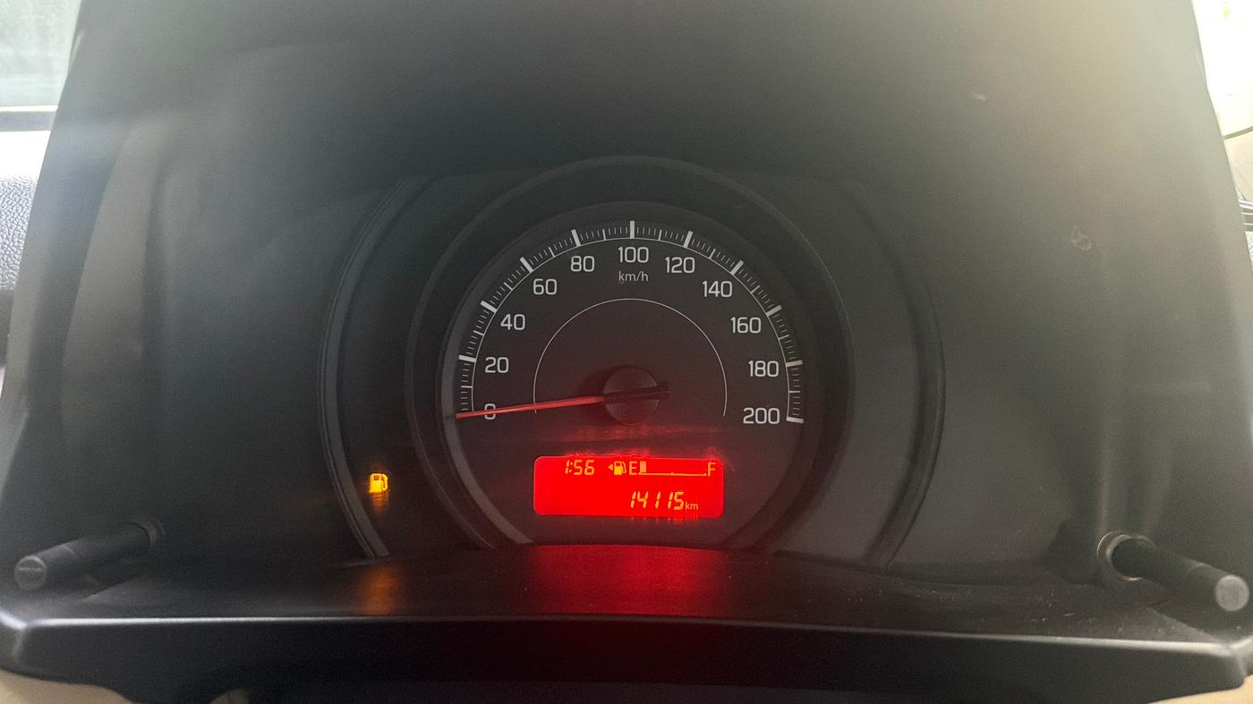 2017 Maruti Dzire LXI, Petrol, Manual, 14,061 km, Odometer Image