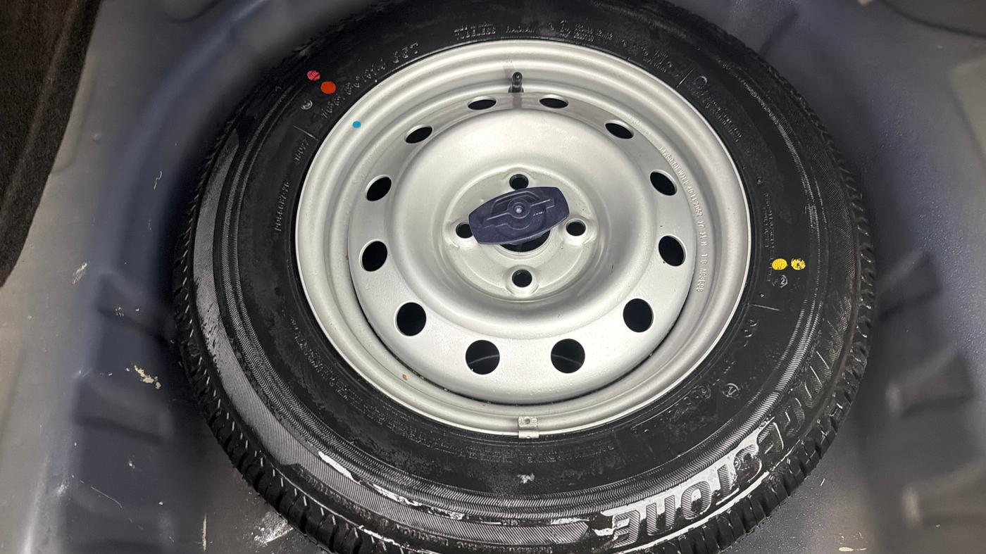 2017 Maruti Dzire LXI, Petrol, Manual, 14,061 km, Spare Tyre