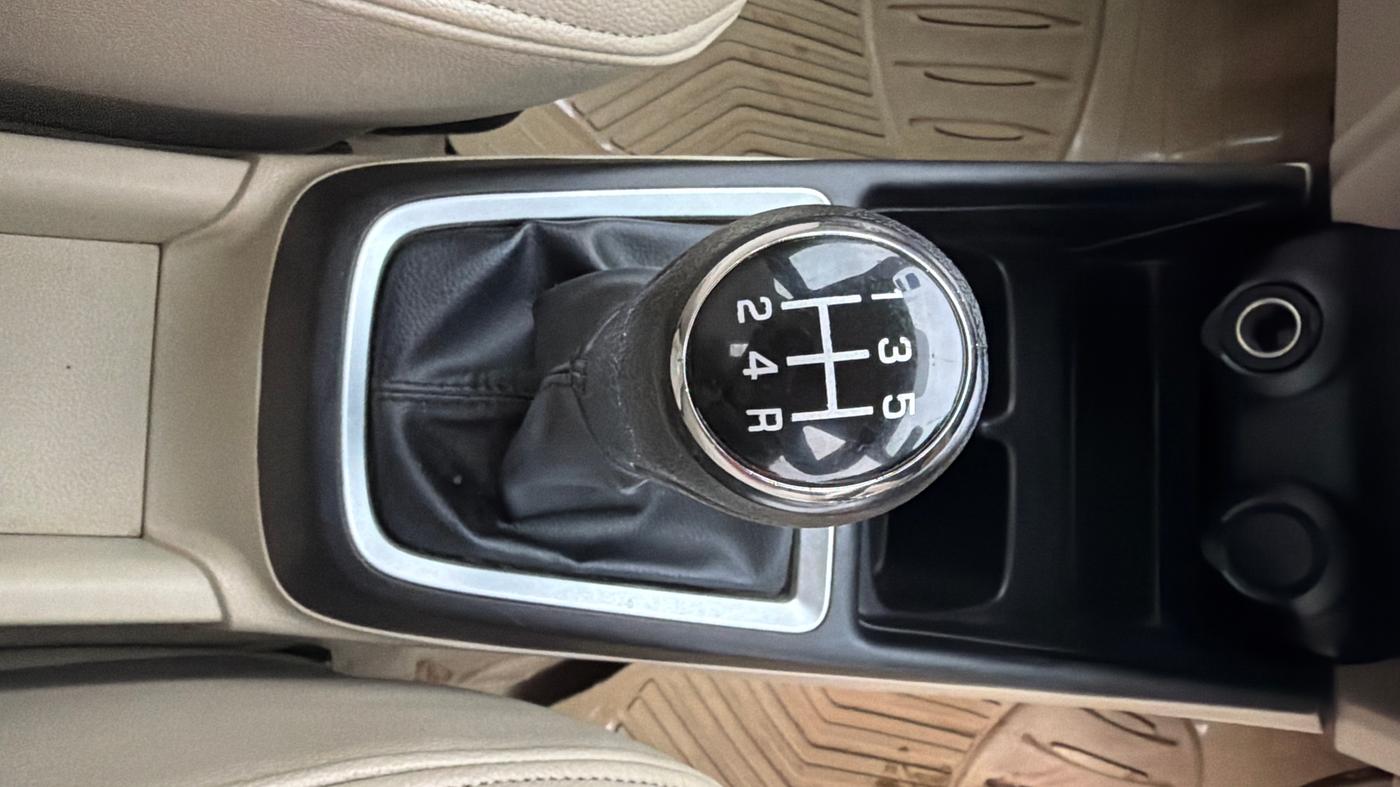 2017 Maruti Dzire LXI, Petrol, Manual, 14,061 km, Gear Lever