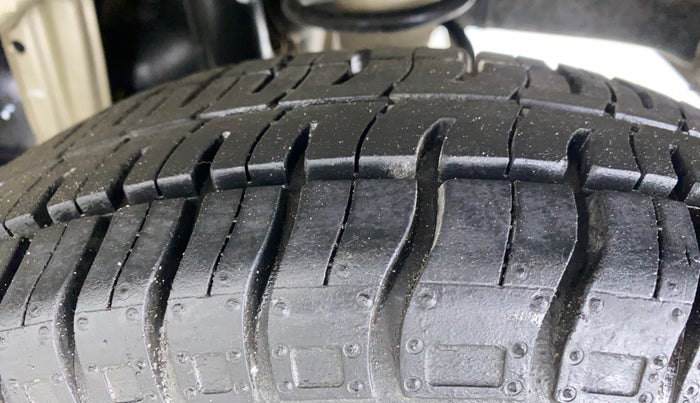 2015 Maruti Alto 800 LXI, Petrol, Manual, 22,286 km, Left Rear Tyre Tread