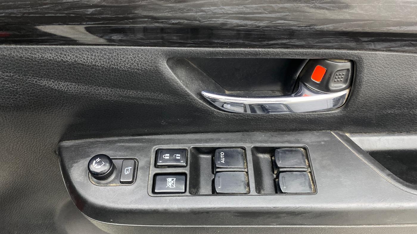2021 Maruti XL6 ZETA MT, Petrol, Manual, 91,523 km, Driver Side Door Panels Control