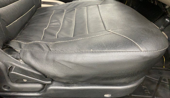 2015 Mahindra Thar CRDE 4X4 BS IV, Diesel, Manual, 31,668 km, Driver Side Adjustment Panel