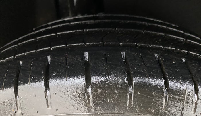 2019 Toyota Glanza G CVT, Petrol, Automatic, 13,846 km, Right Rear Tyre Tread
