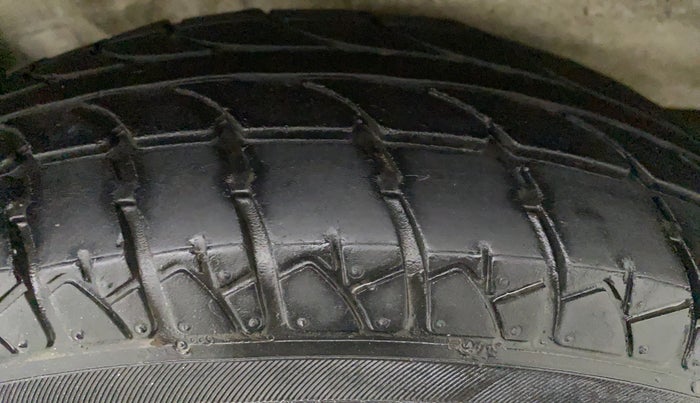2014 Maruti Wagon R 1.0 LXI CNG, CNG, Manual, 99,204 km, Left Front Tyre Tread