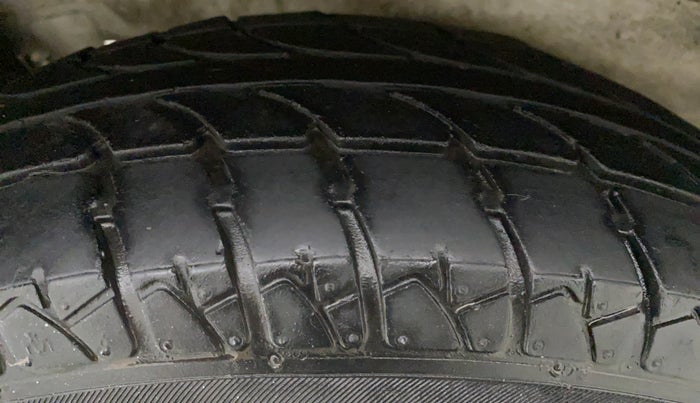 2014 Maruti Wagon R 1.0 LXI CNG, CNG, Manual, 99,204 km, Right Front Tyre Tread