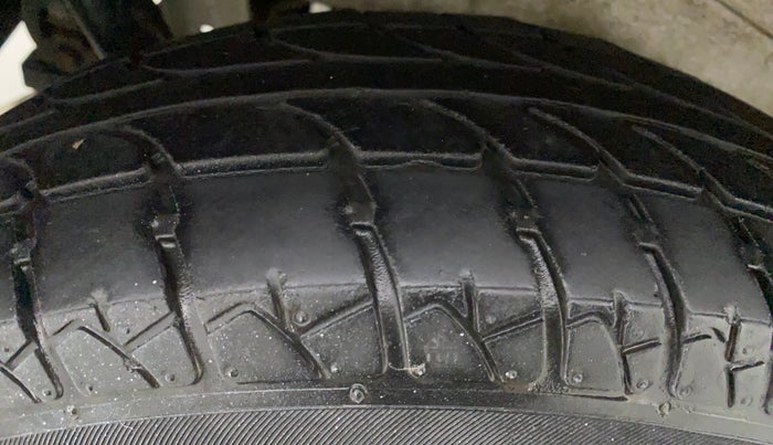 2014 Maruti Wagon R 1.0 LXI CNG, CNG, Manual, 99,204 km, Right Rear Tyre Tread