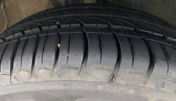 2020 Volkswagen Polo COMFORTLINE PLUS 1.0L MPI, Petrol, Manual, 42,030 km, Right Front Tyre Tread