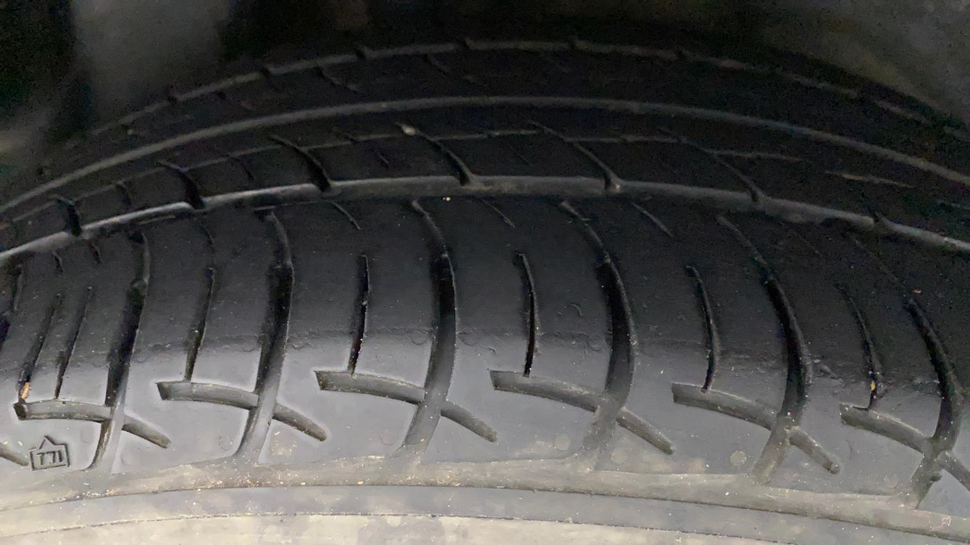 2020 Volkswagen Polo COMFORTLINE PLUS 1.0L MPI, Petrol, Manual, 42,030 km, Right Rear Tyre Tread