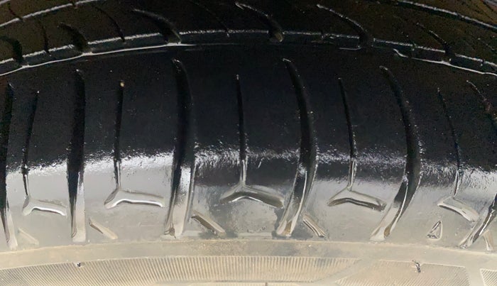 2018 Maruti Alto K10 VXI (O), Petrol, Manual, 67,408 km, Right Front Tyre Tread