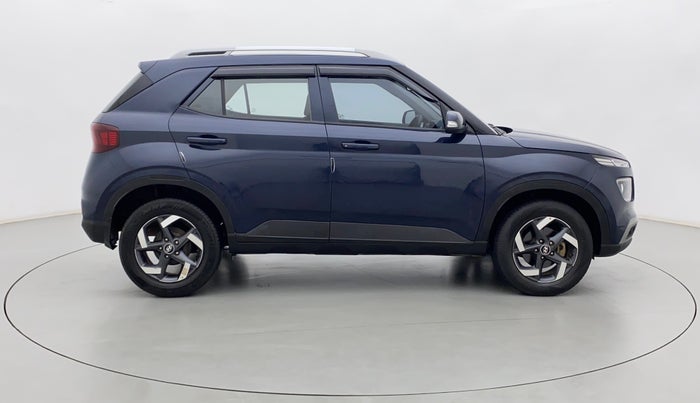 2020 Hyundai VENUE SX 1.5 CRDI, Diesel, Manual, 30,477 km, Right Side View