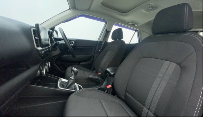 2020 Hyundai VENUE SX 1.5 CRDI, Diesel, Manual, 30,477 km, Right Side Front Door Cabin