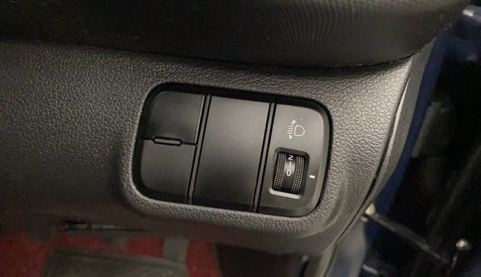 2020 Hyundai VENUE SX 1.5 CRDI, Diesel, Manual, 30,477 km, Dashboard - Headlight height adjustment not working