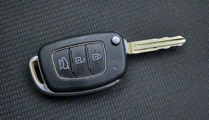 2020 Hyundai VENUE SX 1.5 CRDI, Diesel, Manual, 30,477 km, Lock system - Dork lock functional only from remote key
