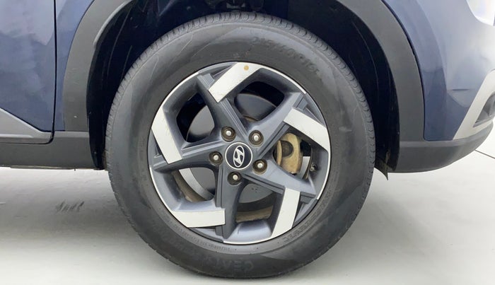 2020 Hyundai VENUE SX 1.5 CRDI, Diesel, Manual, 30,477 km, Right Front Wheel